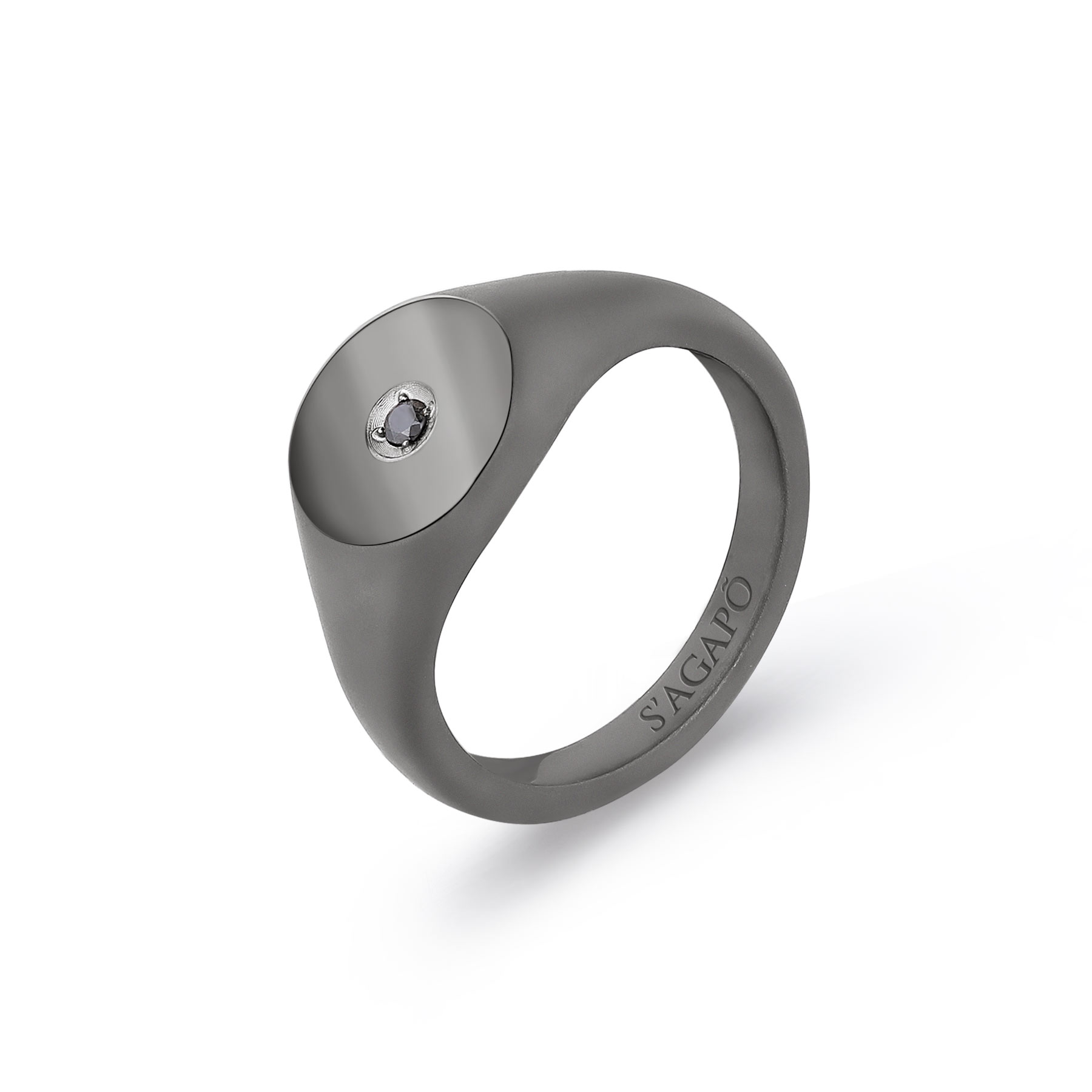 ANELLO TAG ME TOO STG32
Anello sigillo in acciaio 316L lucido e satinato, finitura pvd colore rutenio e cubic zirconia nero.